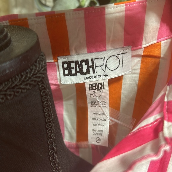 Brand new never worn BEACH riot top - Picture 3 of 3